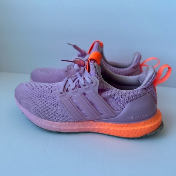 Adidas ultra boost woman’s sneakers - Picture 1 of 8